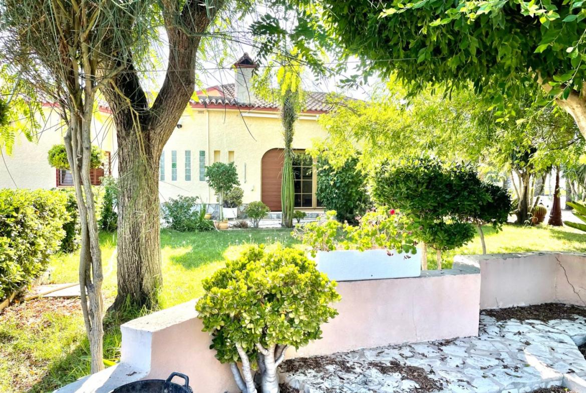 Country house with 3 bedrooms and 2 bathrooms in ELCHE | Ref: SCH-4639