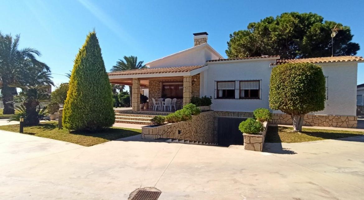 Country house with 4 bedrooms and 3 bathrooms in ELCHE | Ref: SCH-4868