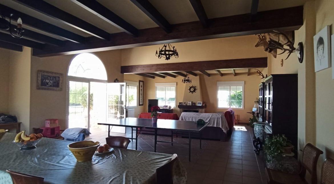 Country house with 4 bedrooms and 3 bathrooms in ELCHE | Ref: SCH-4868