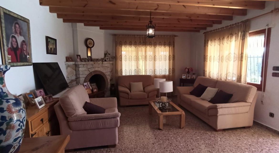 Country house with 4 bedrooms and 3 bathrooms in ELCHE | Ref: SCH-4868