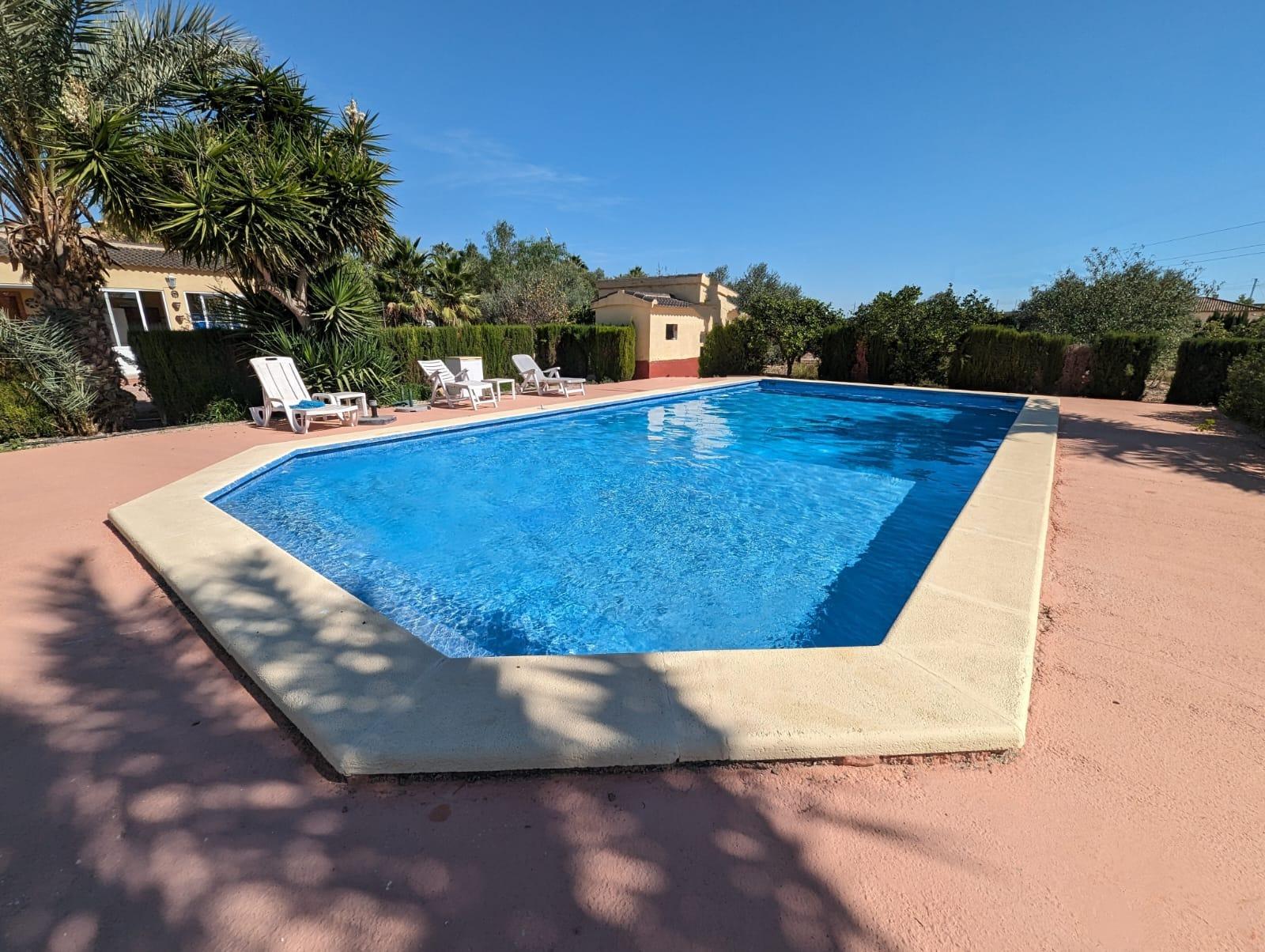 Country house with 4 bedrooms and 2 bathrooms in CREVILLENTE | Ref: SCH-4865