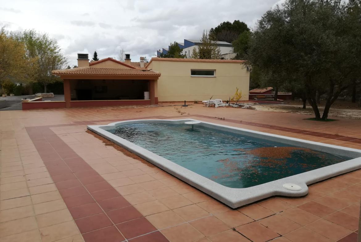 Country house with 4 bedrooms and 2 bathrooms in ALCOY | Ref: SCH-4556