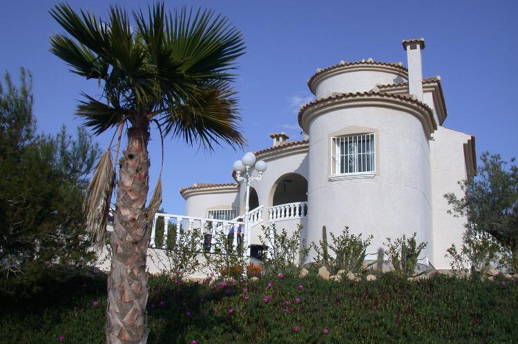Country house with 3 bedrooms and 3 bathrooms in ALGORFA | Ref: SCH-5032