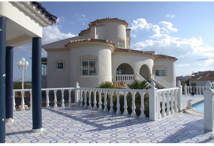 Country house with 3 bedrooms and 3 bathrooms in ALGORFA | Ref: SCH-5032