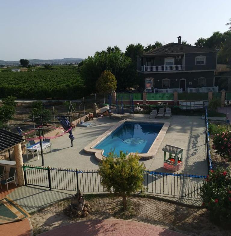 Country house with 4 bedrooms and 3 bathrooms in ORIHUELA | Ref: SCH-5031