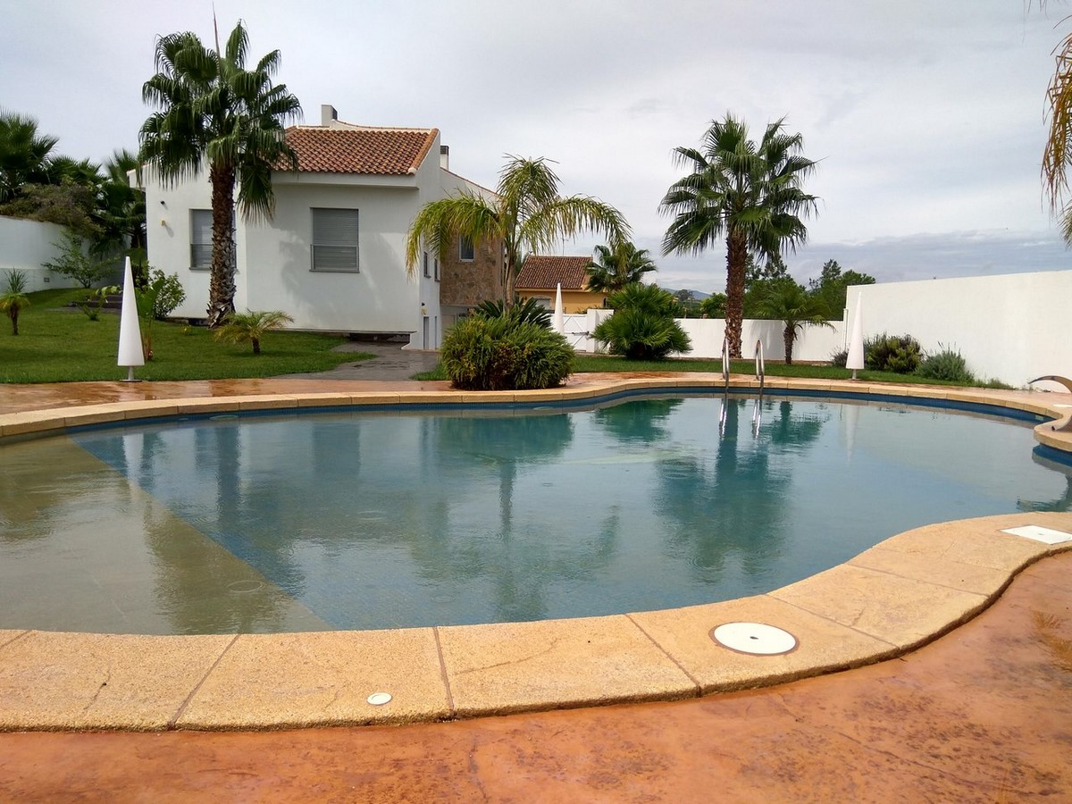 17249197880-1.jpg Country house with 5 bedrooms and 4 bathrooms in FORTUNA | Ref: SCH-4154