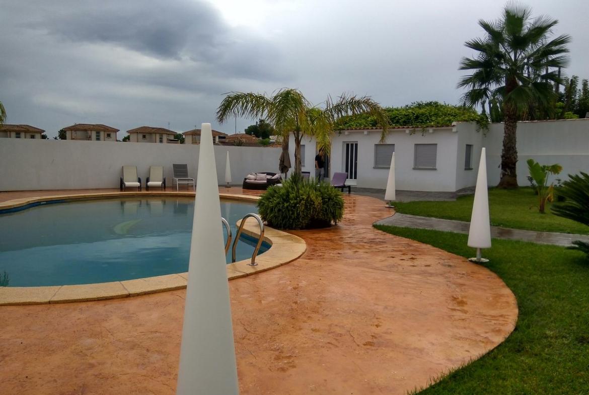 Country house with 5 bedrooms and 4 bathrooms in FORTUNA | Ref: SCH-4154