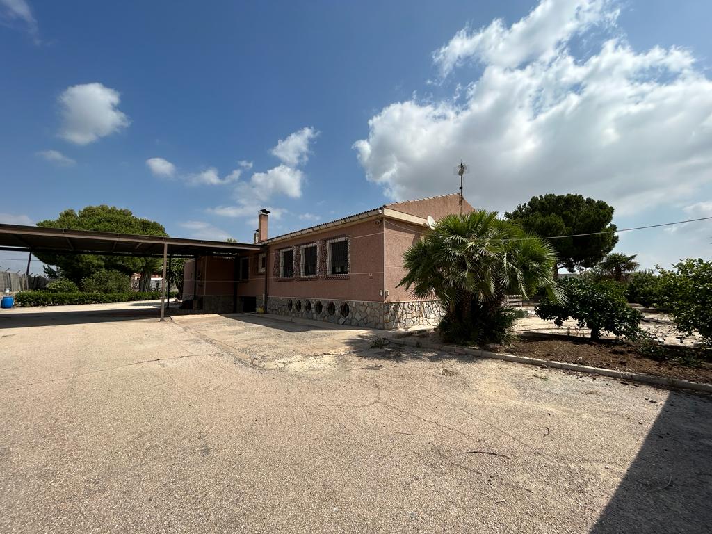 Country house with 5 bedrooms and 2 bathrooms in COX | Ref: SCH-5049