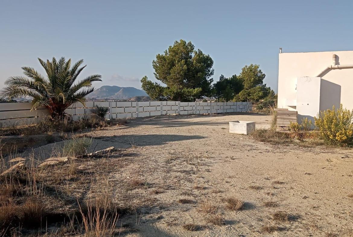 Country house with 3 bedrooms and 1 bathroom in AGOST | Ref: SCH-5051