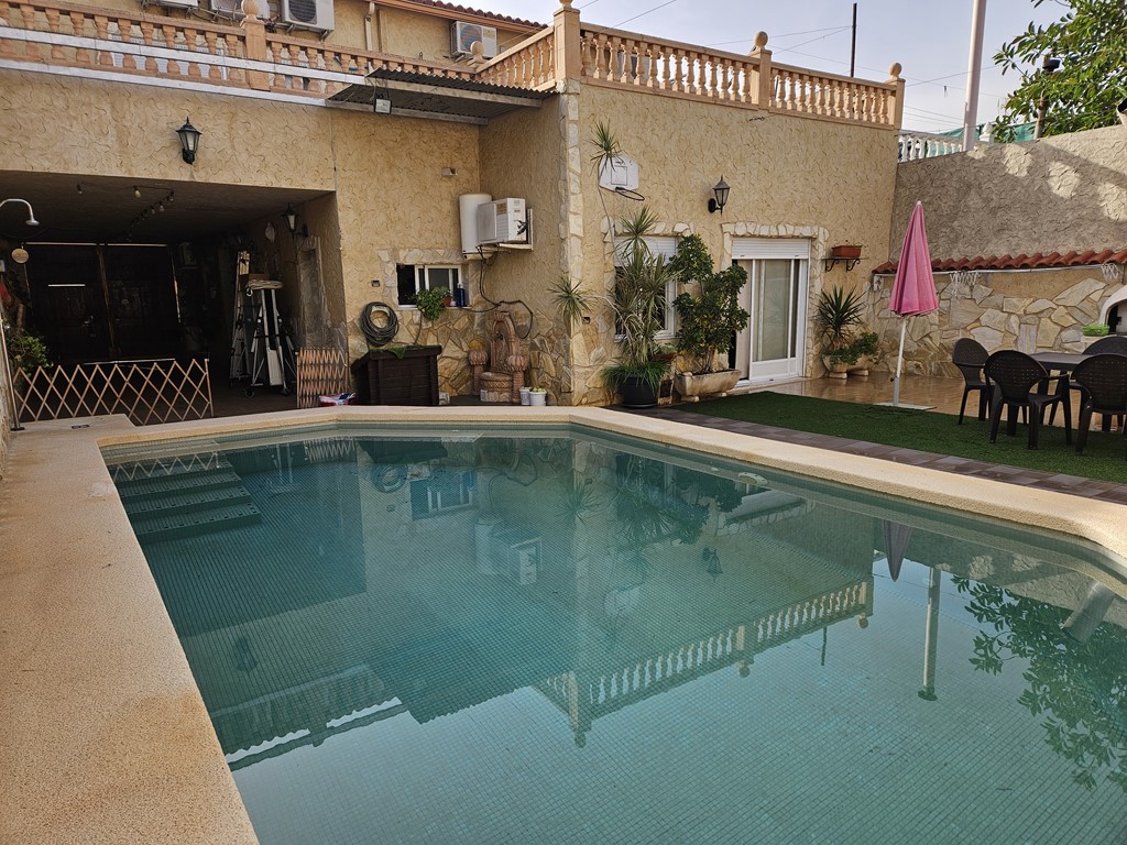 Town house with 5 bedrooms and 2 bathrooms in CATRAL | Ref: SCH-5084