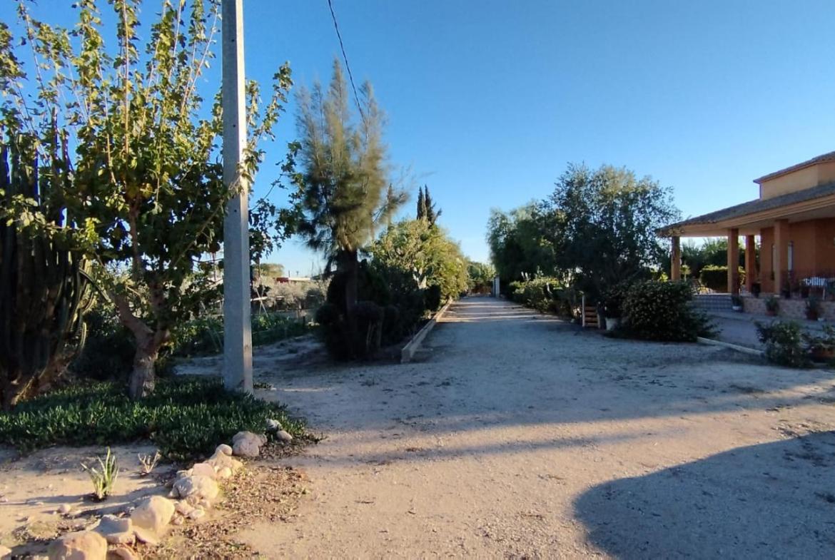 Country house with 3 bedrooms and 2 bathrooms in Elche | Ref: SCH-5093