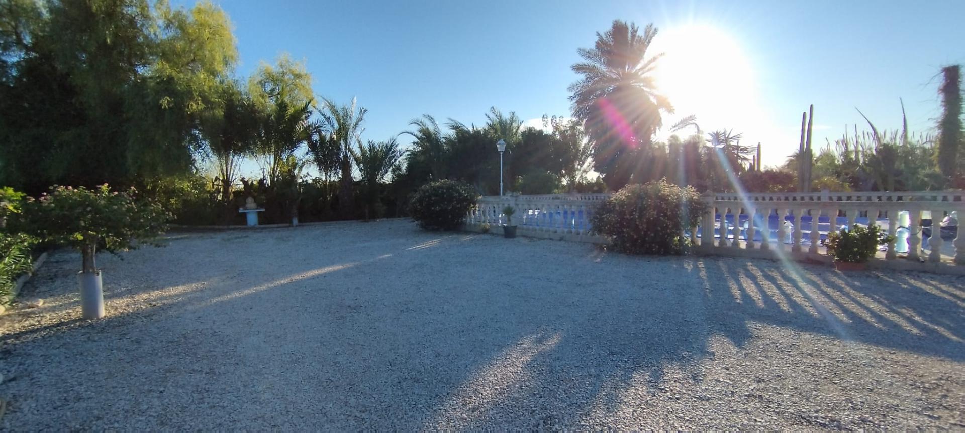 Country house with 3 bedrooms and 2 bathrooms in Elche | Ref: SCH-5093