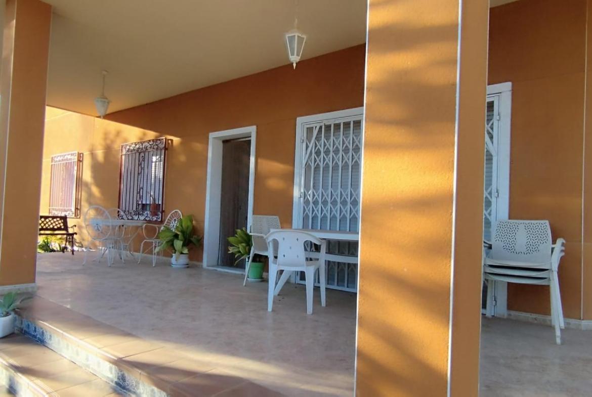 Country house with 3 bedrooms and 2 bathrooms in Elche | Ref: SCH-5093