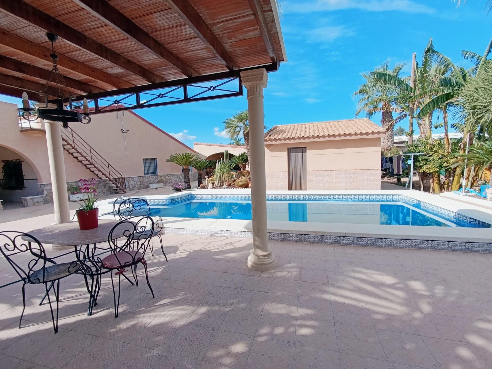 Country house with 5 bedrooms and 3 bathrooms in Elche | Ref: SCH-5117