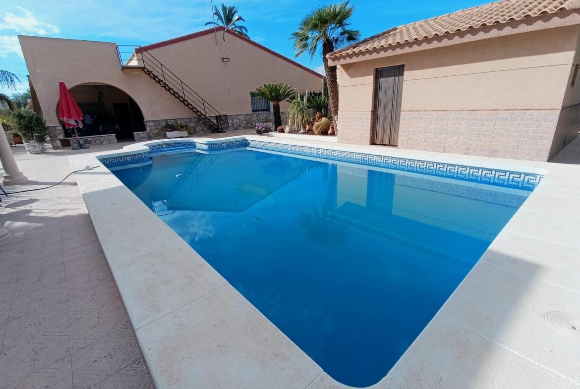 Country house with 5 bedrooms and 3 bathrooms in Elche | Ref: SCH-5117