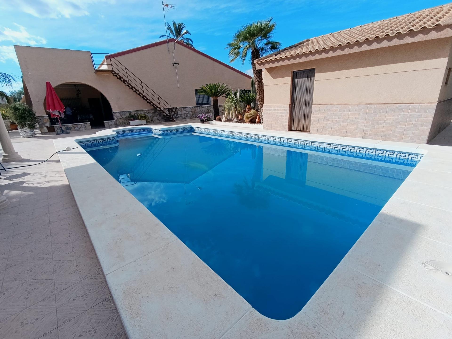 Country house with 5 bedrooms and 3 bathrooms in Elche | Ref: SCH-5117