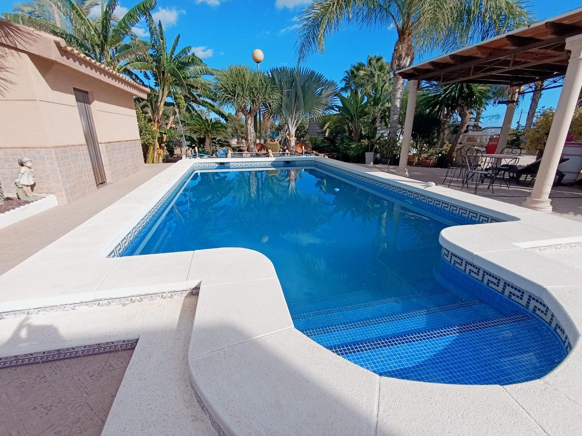Country house with 5 bedrooms and 3 bathrooms in Elche | Ref: SCH-5117
