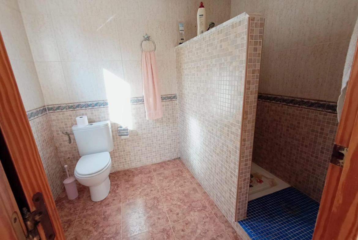 Country house with 5 bedrooms and 3 bathrooms in Elche | Ref: SCH-5117