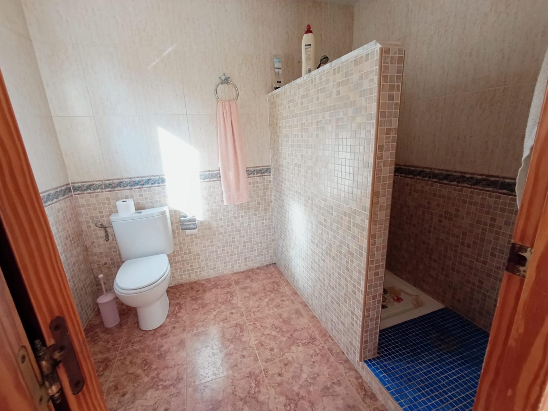 Country house with 5 bedrooms and 3 bathrooms in Elche | Ref: SCH-5117