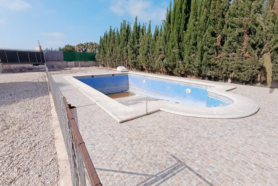 Country house with 3 bedrooms and 2 bathrooms in ELCHE | Ref: SCH-5120