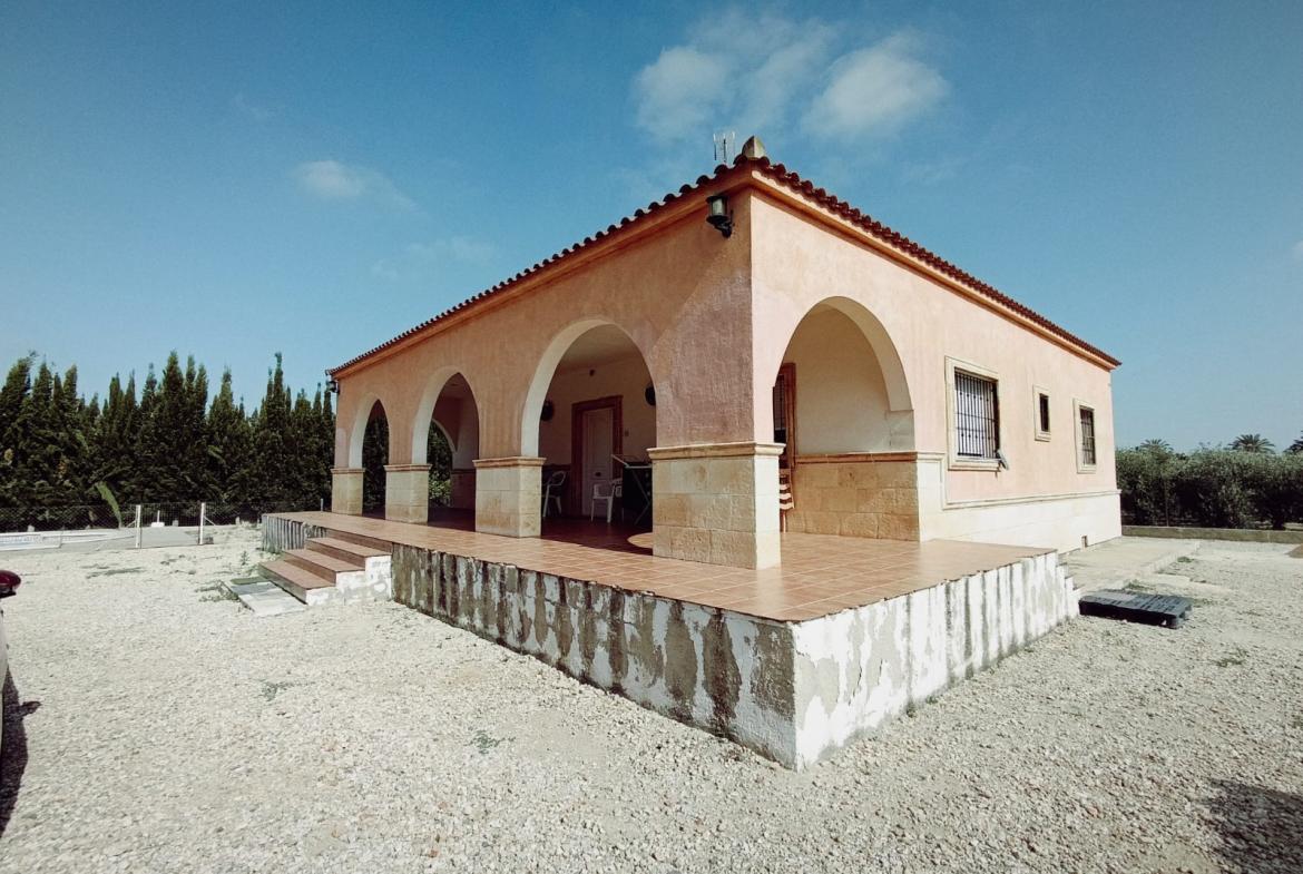 Country house with 3 bedrooms and 2 bathrooms in ELCHE | Ref: SCH-5120