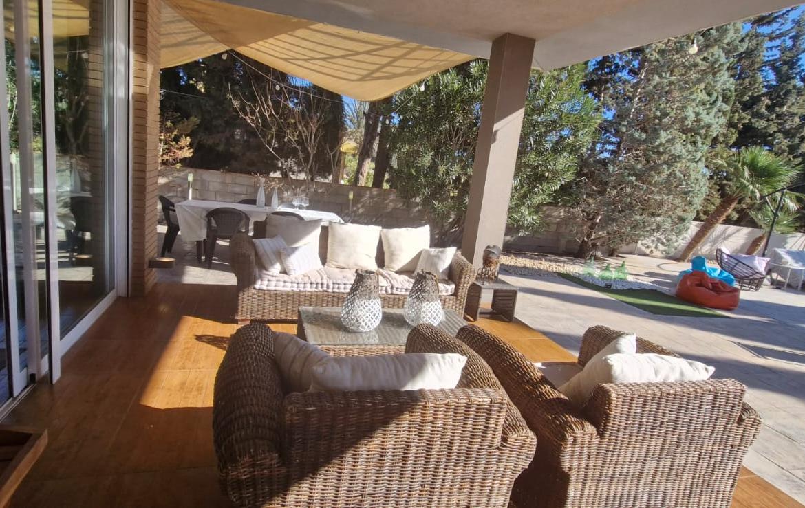 Country house with 4 bedrooms and 3 bathrooms in Elche | Ref: SCH-5121