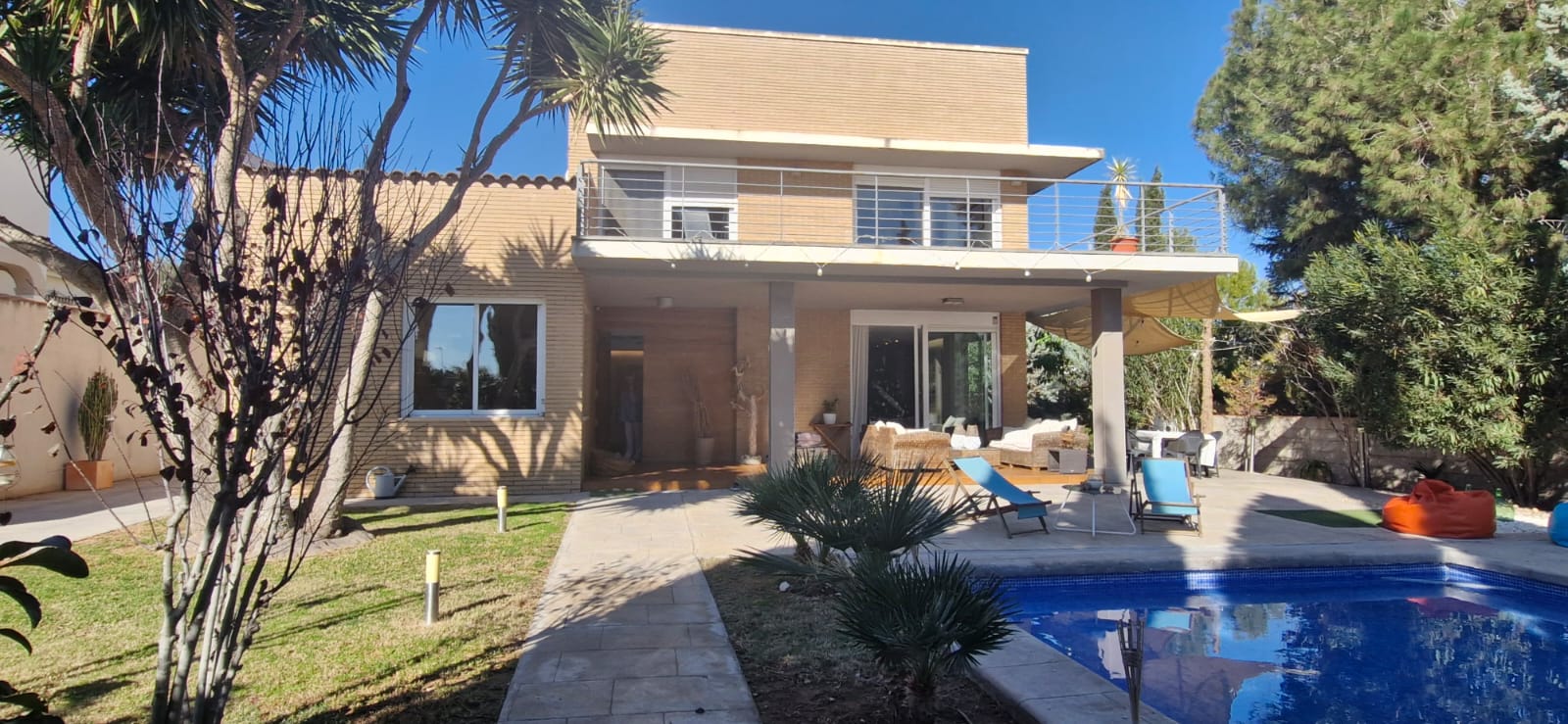 Country house with 4 bedrooms and 3 bathrooms in Elche | Ref: SCH-5121