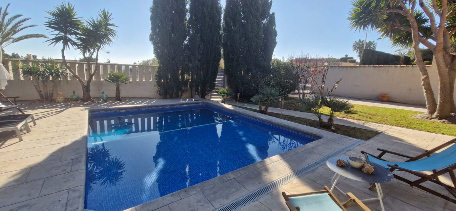 Country house with 4 bedrooms and 3 bathrooms in Elche | Ref: SCH-5121