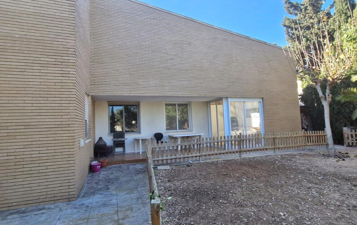 Country house with 4 bedrooms and 3 bathrooms in Elche | Ref: SCH-5121