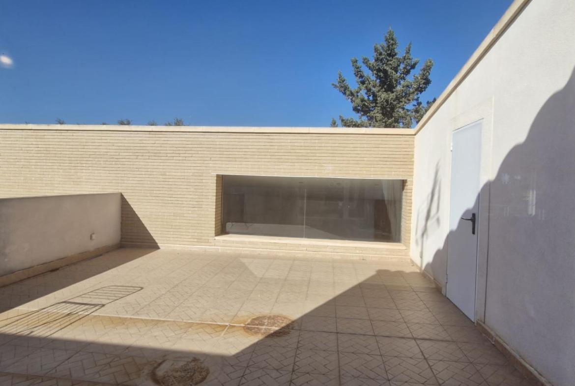 Country house with 4 bedrooms and 3 bathrooms in Elche | Ref: SCH-5121
