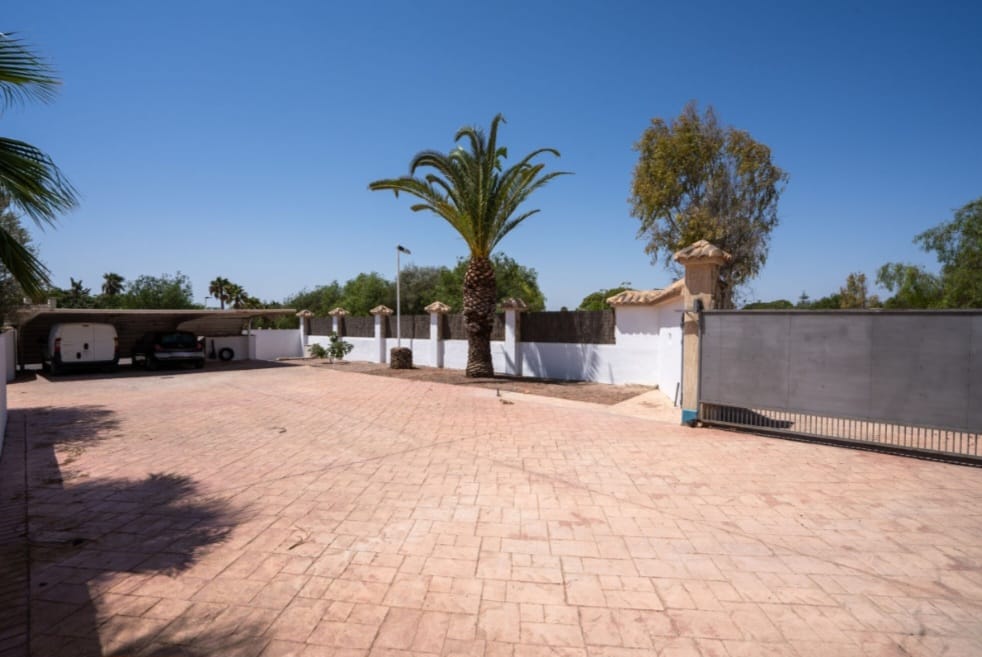 Country house with 4 bedrooms and 4 bathrooms in Elche | Ref: SCH-5122