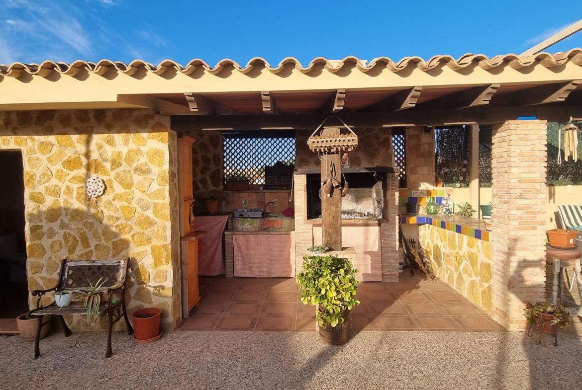 Country house with 5 bedrooms and 3 bathrooms in ORIHUELA | Ref: SCH-5124