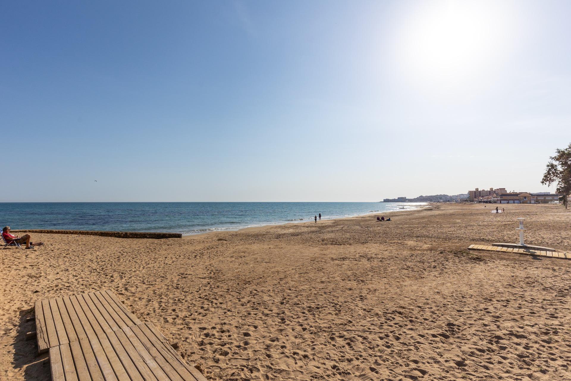 Apartment with 3 bedrooms and 2 bathrooms in LA MATA | Ref: SCH-5130