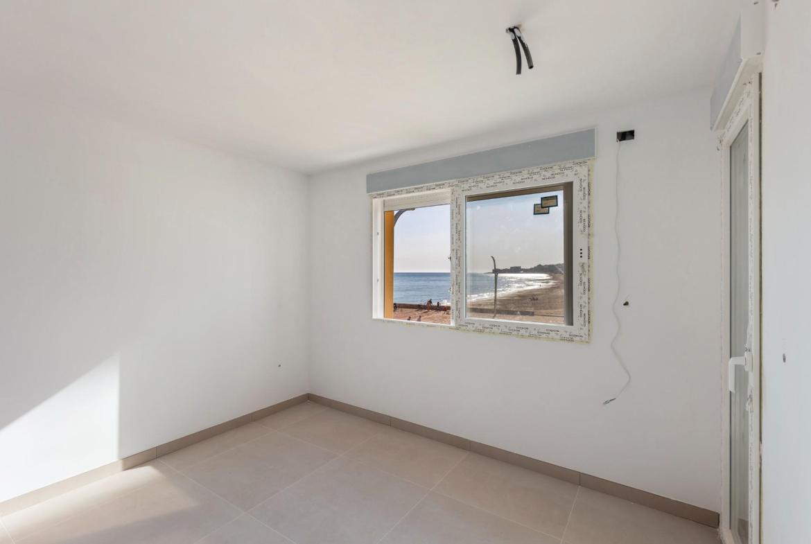 Apartment with 3 bedrooms and 2 bathrooms in LA MATA | Ref: SCH-5130