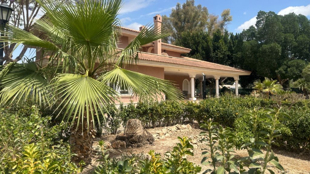 Country house with 7 bedrooms and 5 bathrooms in CALLOSA DEL SEGURA | Ref: SCH-4782