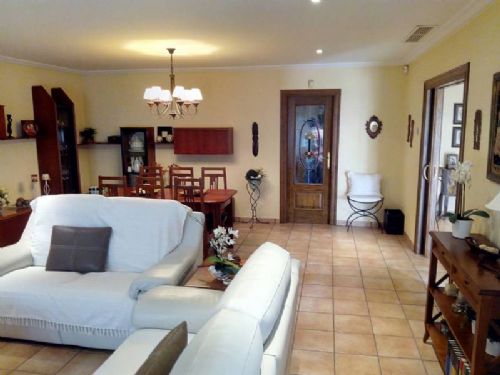 Country house with 3 bedrooms and 4 bathrooms in ELCHE | Ref: SCH-3735