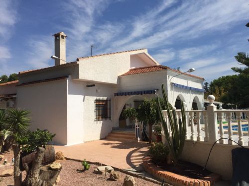Country house with 4 bedrooms and 3 bathrooms in ALBATERA | Ref: SCH-3136