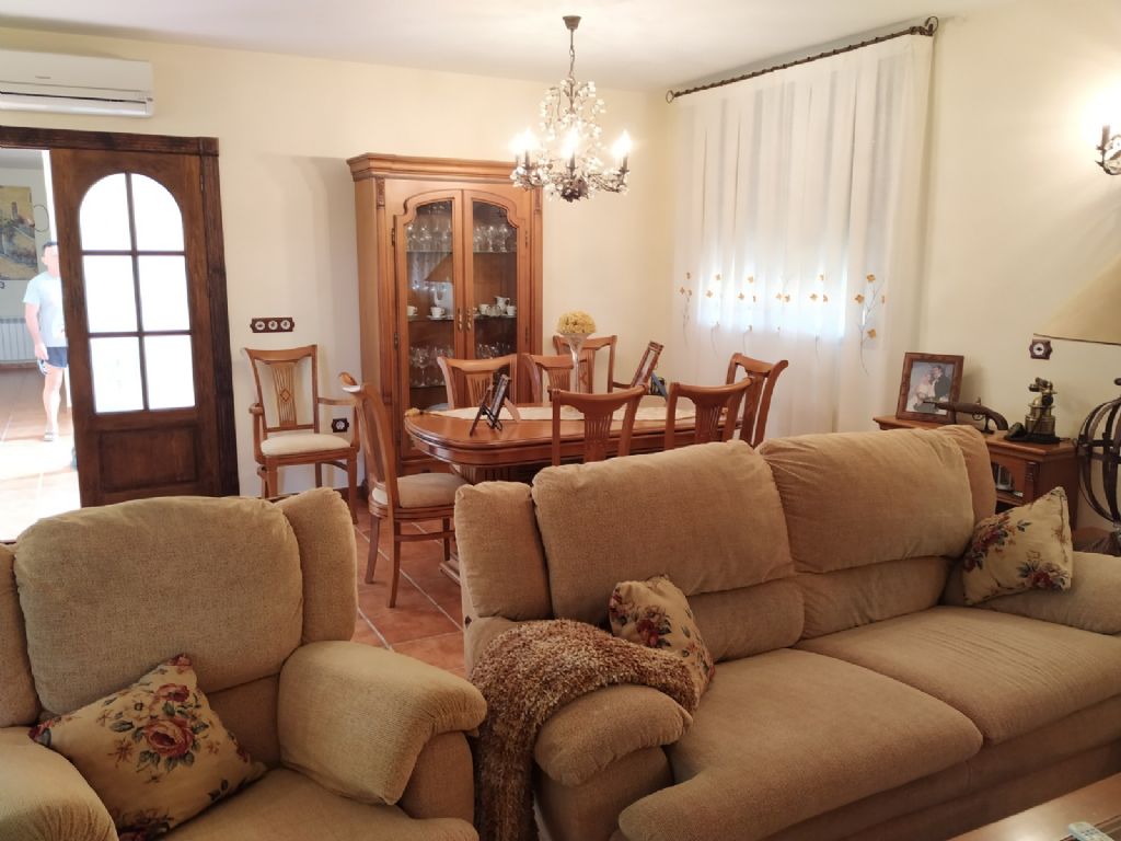 Villa with 3 bedrooms and 2 bathrooms in FORTUNA | Ref: SCH-4632