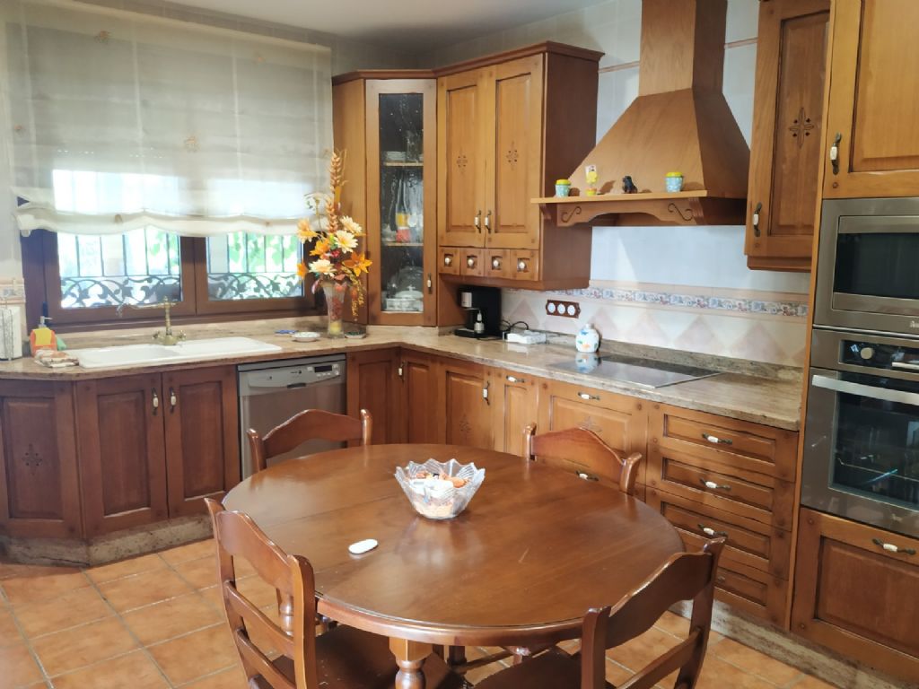 Villa with 3 bedrooms and 2 bathrooms in FORTUNA | Ref: SCH-4632