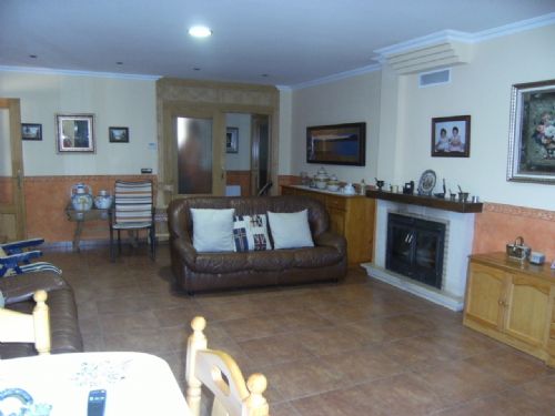 Country house with 4 bedrooms and 2 bathrooms in ALICANTE | Ref: SCH-3329