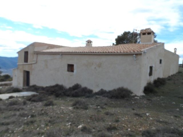 Country house with 3 bedrooms and 1 bathroom in IBI | Ref: SCH-2554