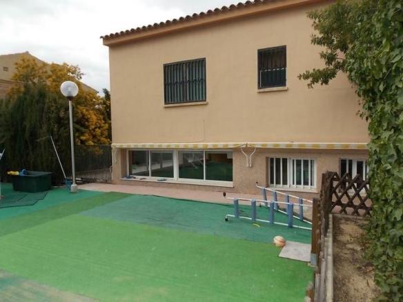Villa with 5 bedrooms and 5 bathrooms in PETRER | Ref: SCH-4793