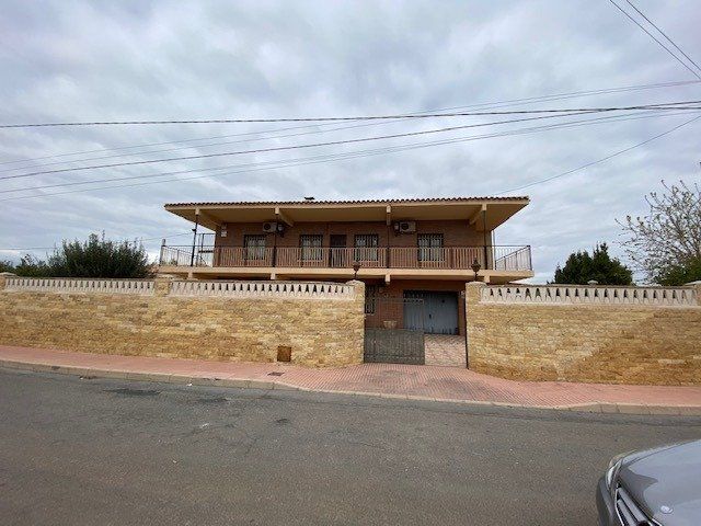Country house with 4 bedrooms and 2 bathrooms in SAN VICENT DEL RASPEIG | Ref: SCH-4424