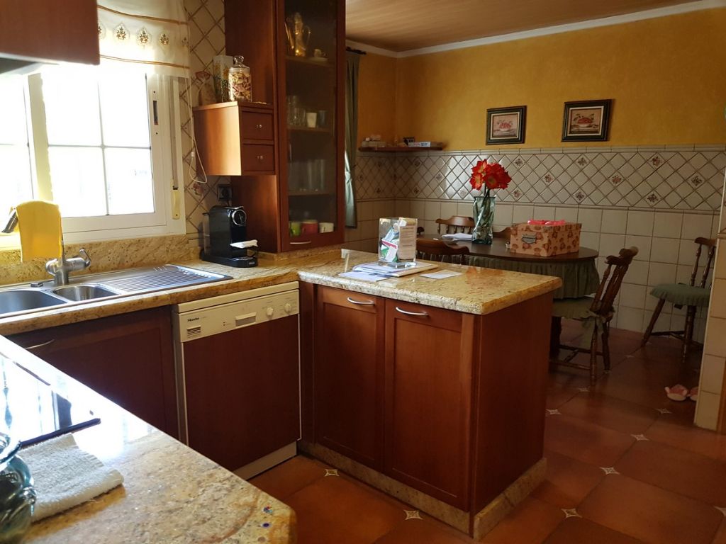 Country house with 5 bedrooms and 4 bathrooms in ELCHE | Ref: SCH-4010