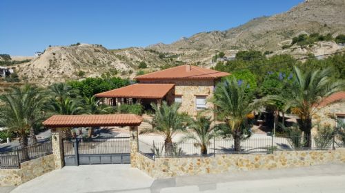 Country house with 5 bedrooms and 5 bathrooms in CREVILLENTE | Ref: SCH-2866