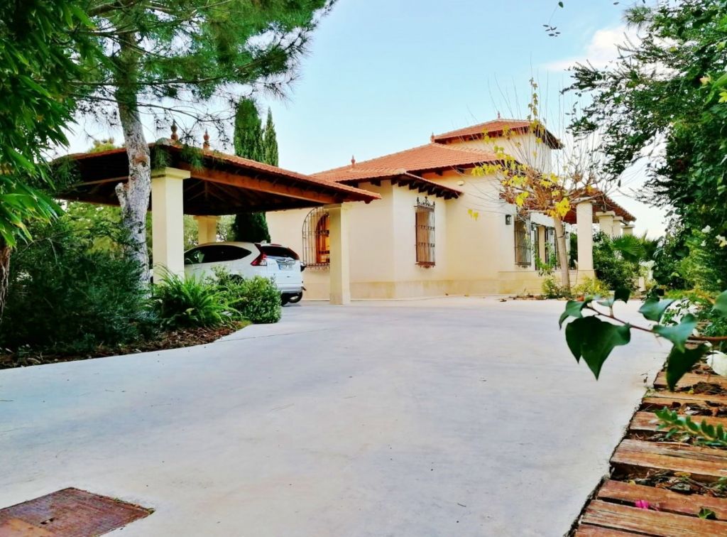 Country house with 4 bedrooms and 3 bathrooms in ALICANTE | Ref: SCH-3921