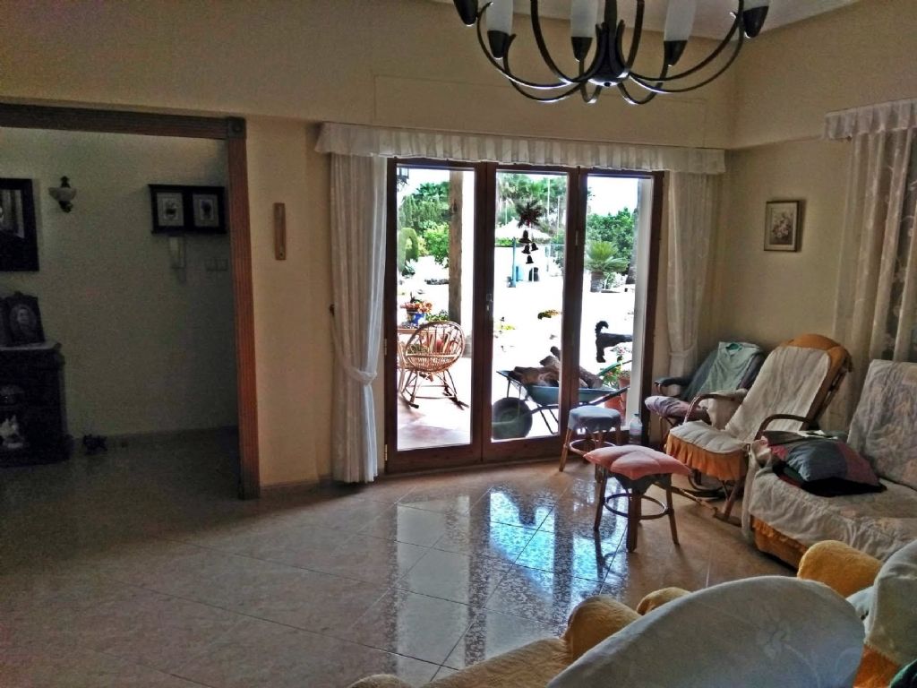 Country house with 4 bedrooms and 2 bathrooms in ELCHE | Ref: SCH-4490