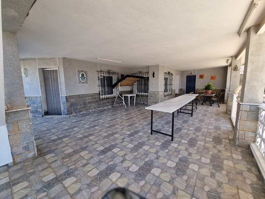 Country house with 6 bedrooms and 3 bathrooms in CREVILLENTE | Ref: SCH-4588