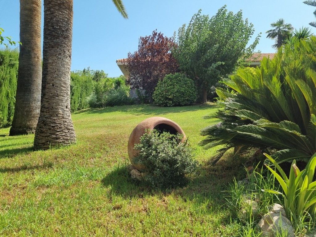 Country house with 4 bedrooms and 2 bathrooms in NOVELDA | Ref: SCH-4828