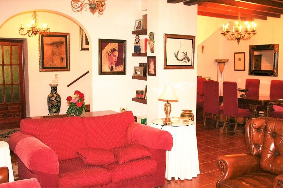 Villa with 7 bedrooms and 4 bathrooms in ALICANTE | Ref: SCH-2484